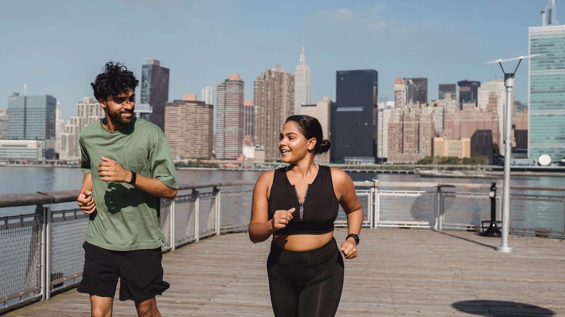 Swimming v/s jogging: Which burns more calories?