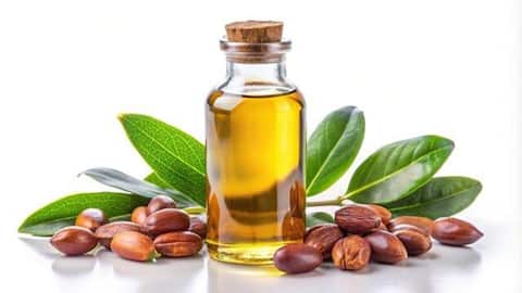 How to use jojoba oil scrubs for glowing skin