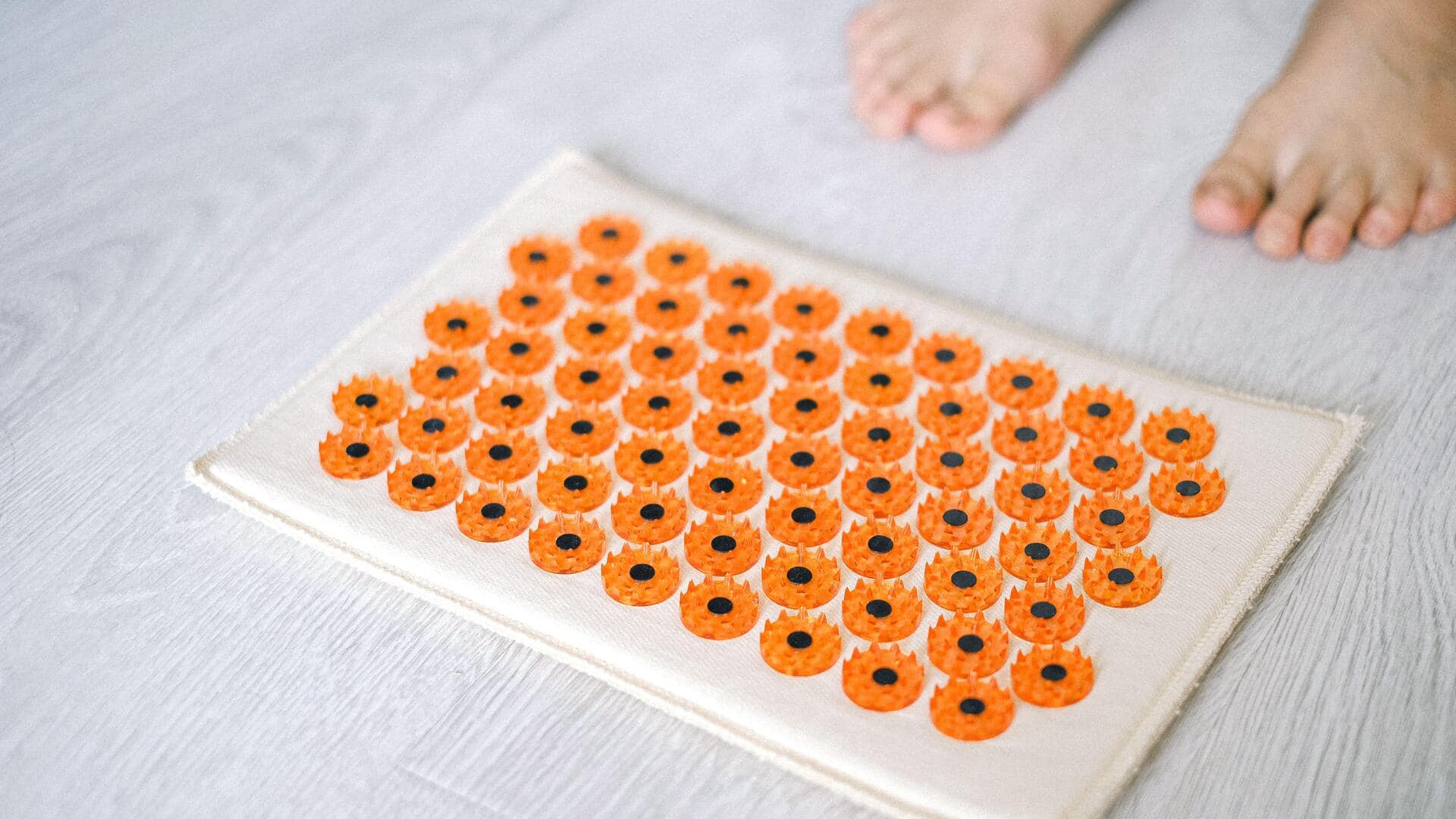5 acupressure mat tricks to soothe back pain