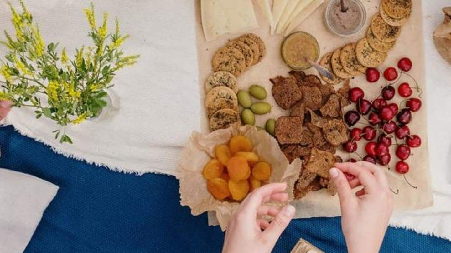 The immense benefits of eating food with hands