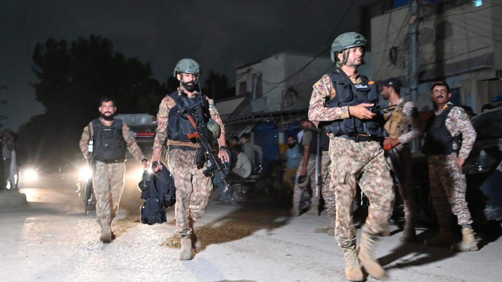 Pakistan: Suicide bombing at security checkpost kills 15