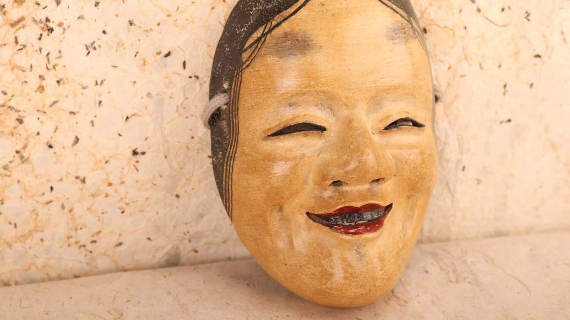 What do Japanese noh masks represent? What do Japanese noh masks represent?