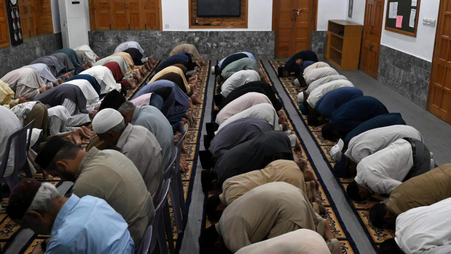 23 Ahmadis arrested for offering Friday prayers in Pakistan