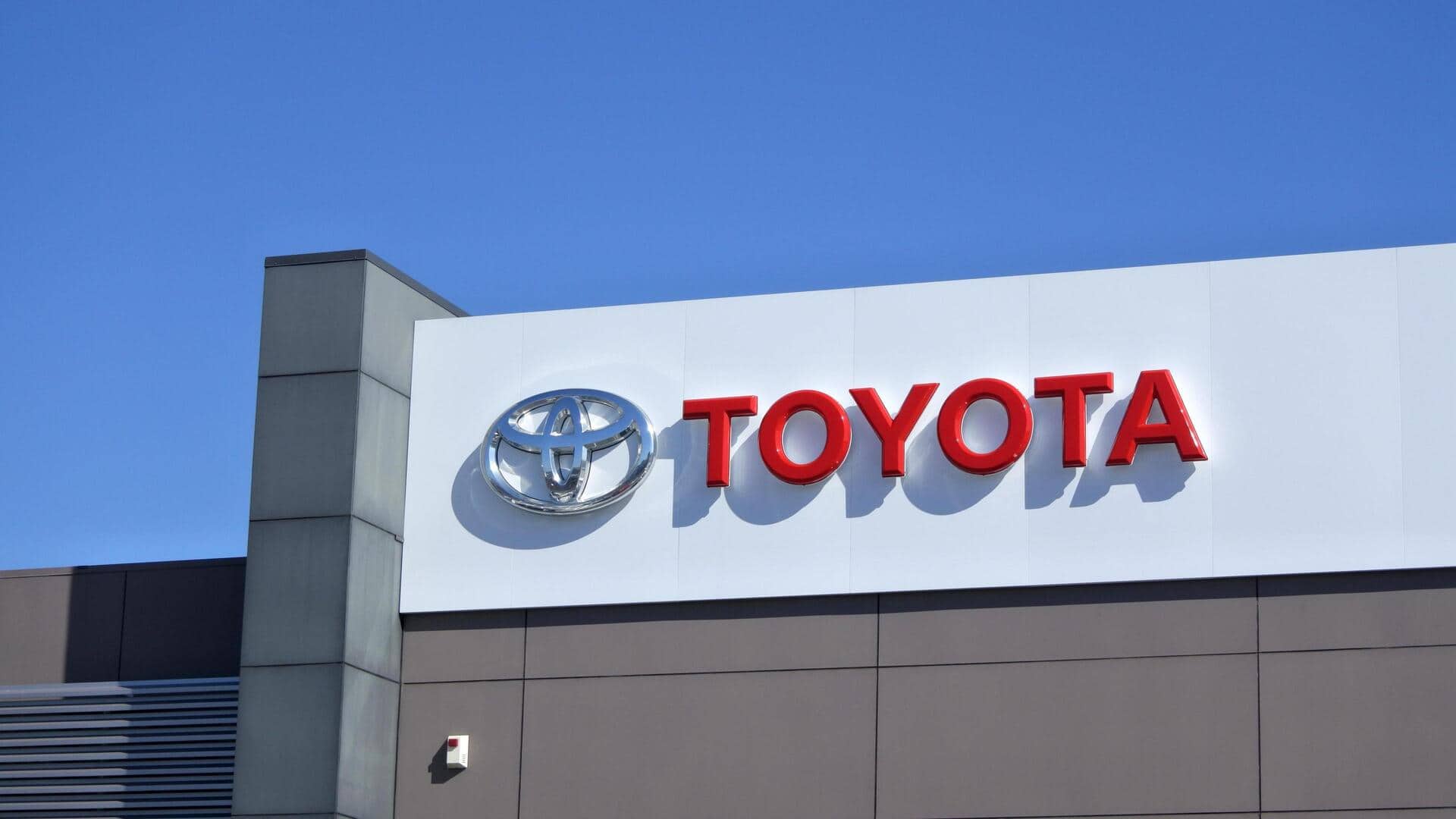 Waymo and Toyota might create a self-driving taxi together Waymo and Toyota might create a self-driving taxi together