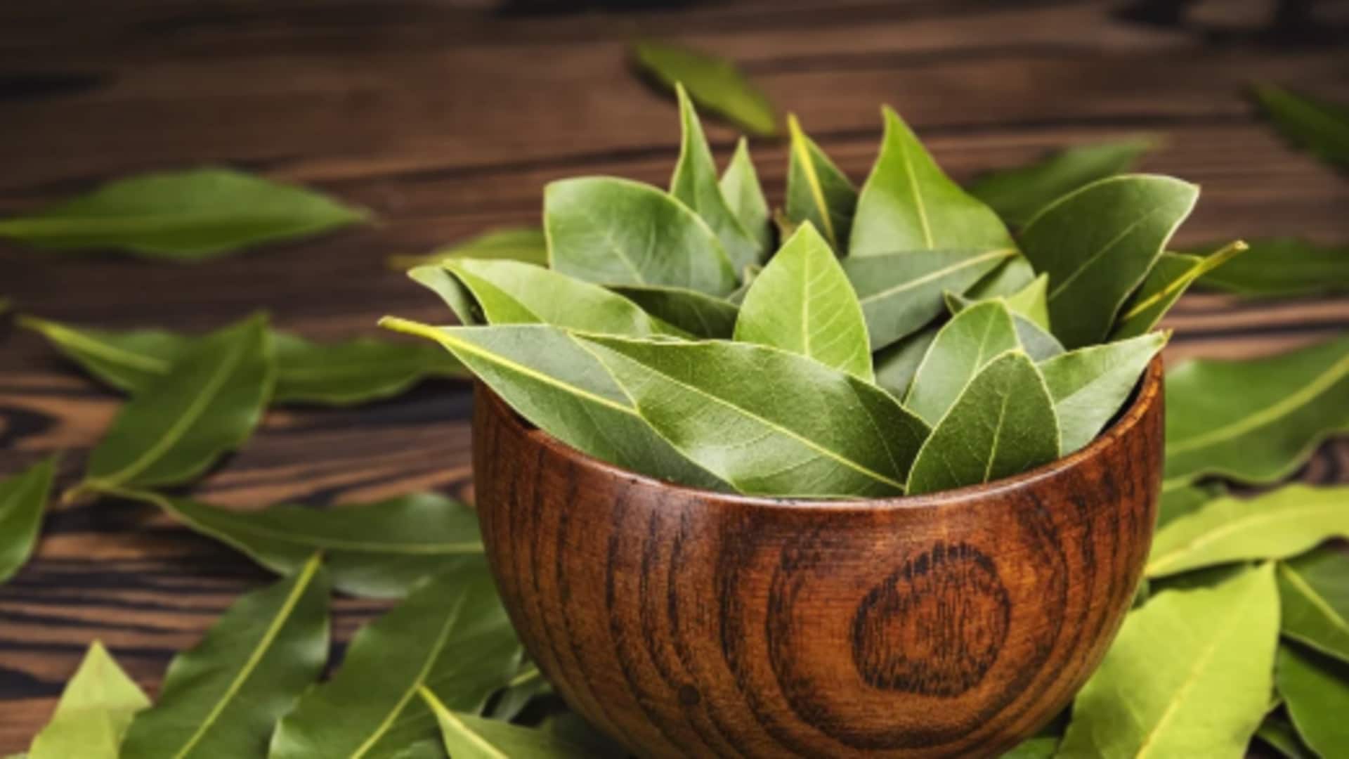 5 delicious ways to cook with bay leaves