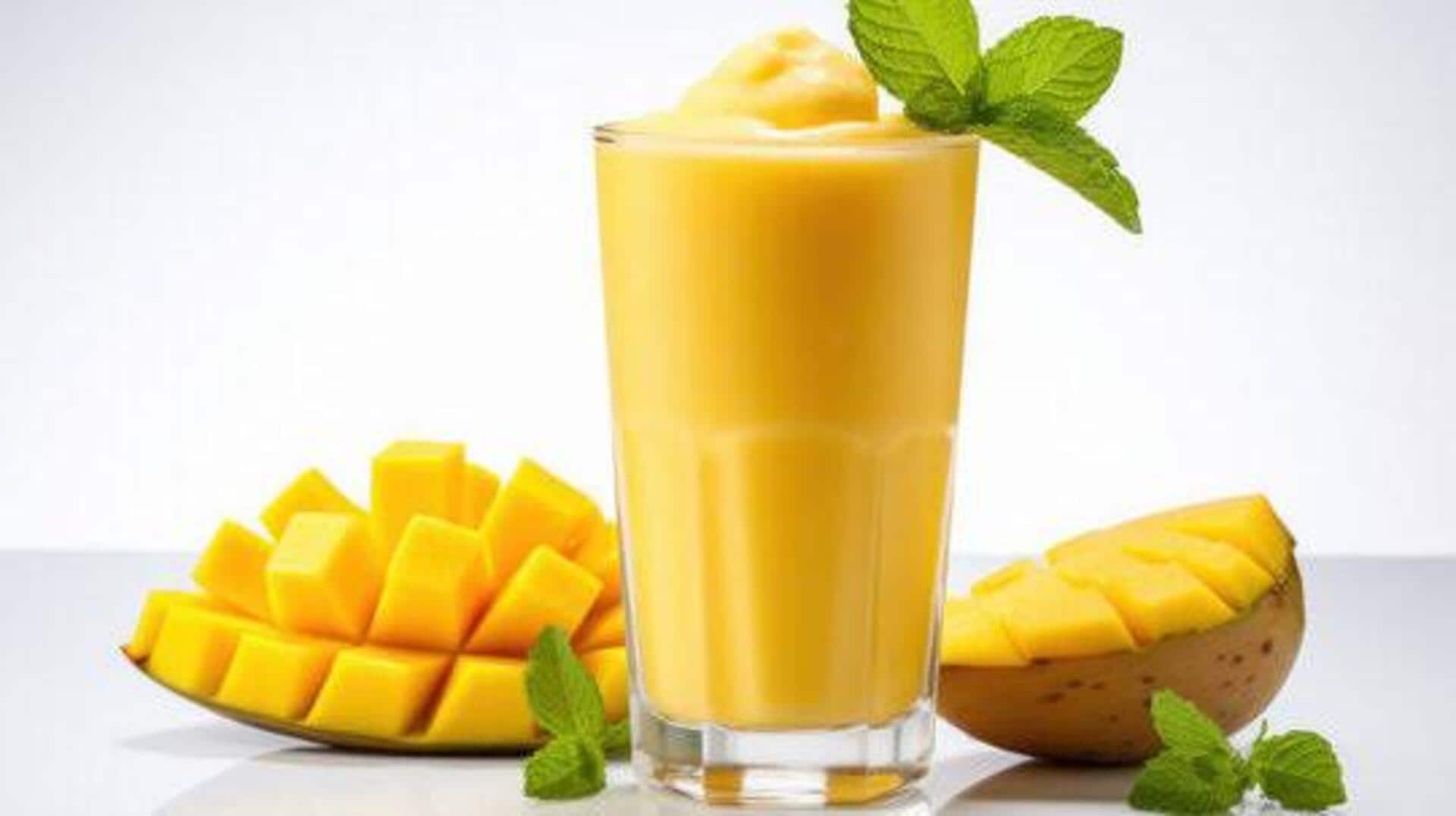 Quick and refreshing: Mango avocado smoothie