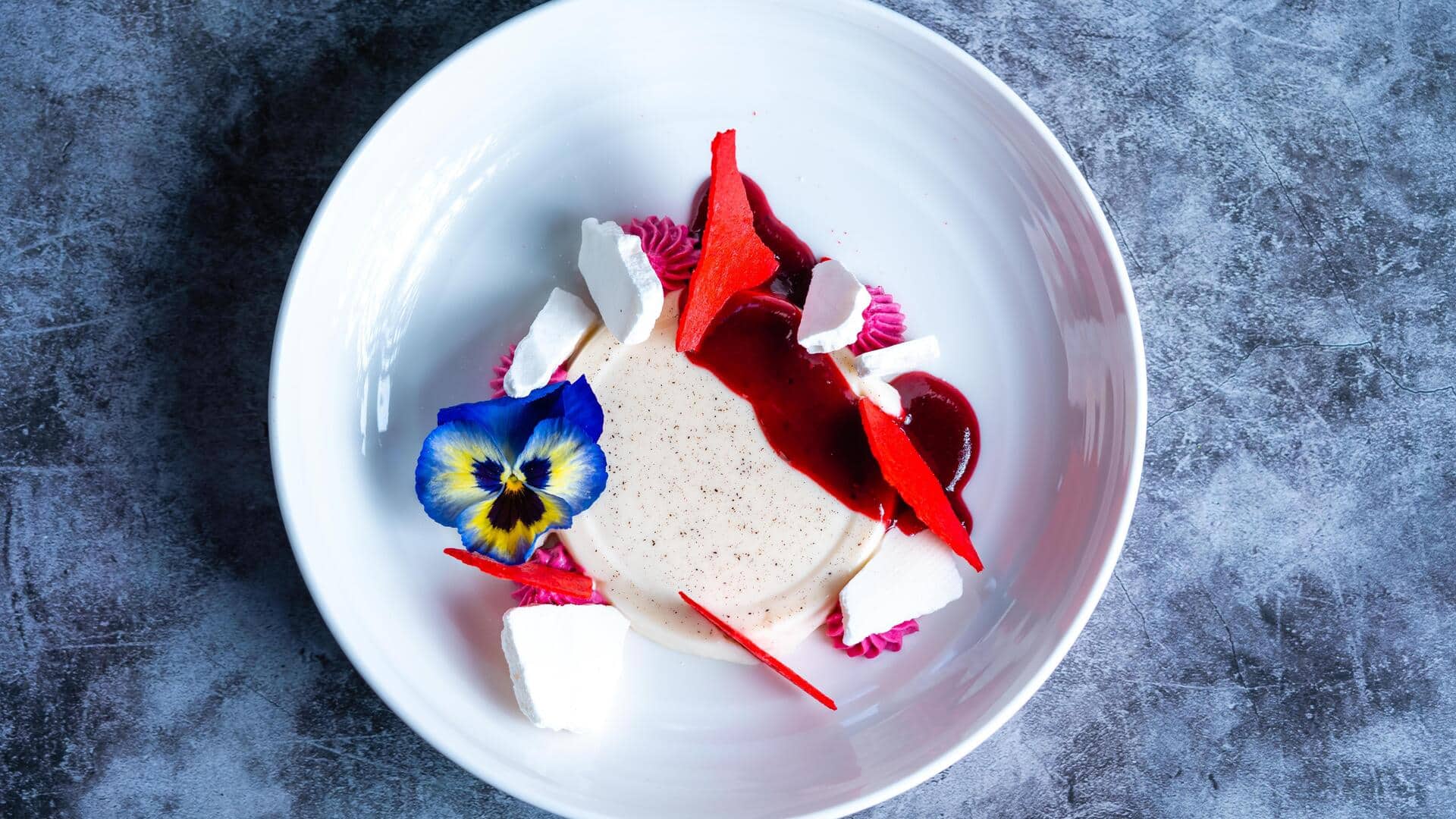 These raspberry desserts are too good to resist