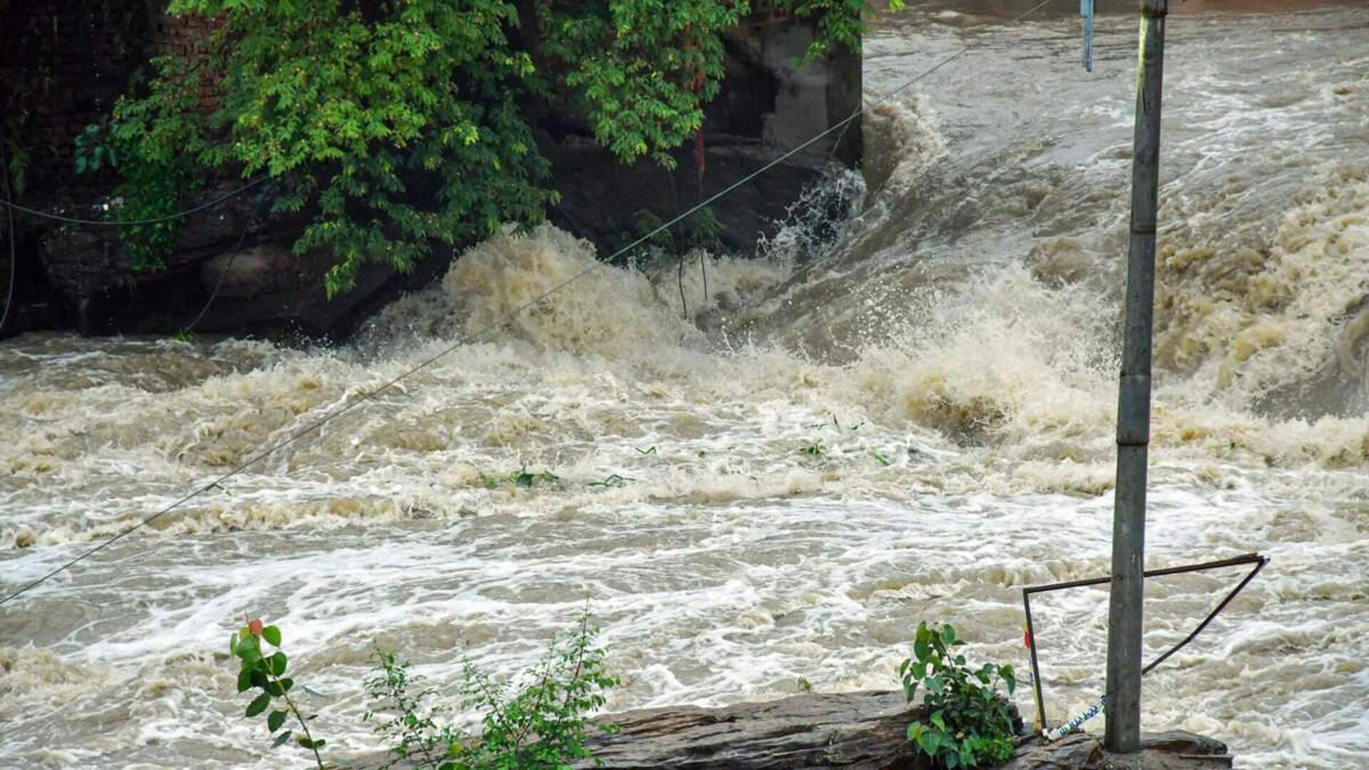Odisha: Flash flood in Subarnarekha river affects 50,000 people Odisha: Flash flood in Subarnarekha river affects 50,000 people