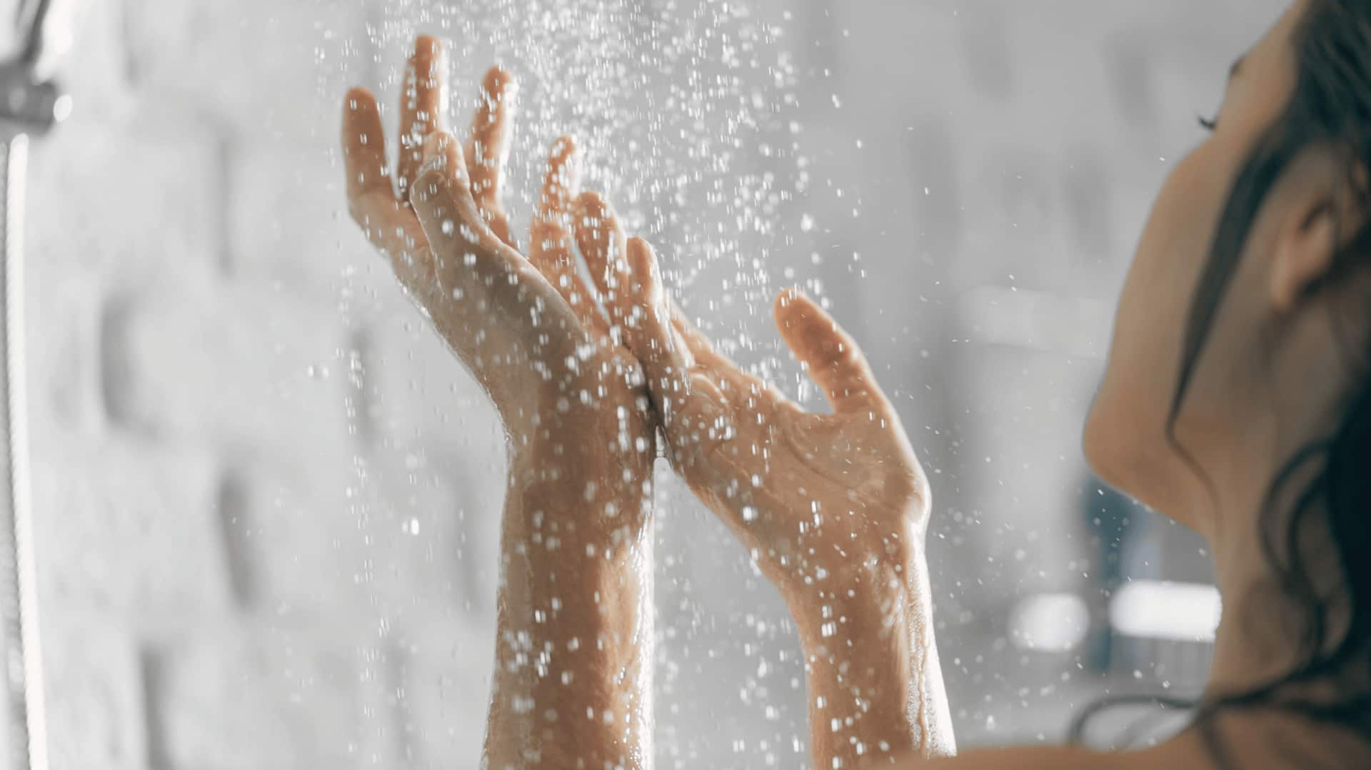 What is mindful shower meditation?