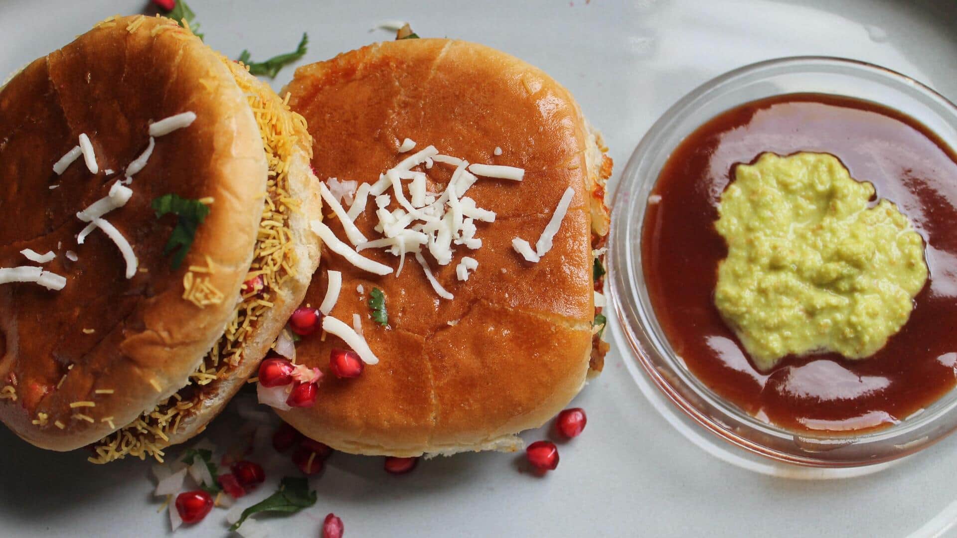 How to make crispy, spicy and tangy dabeli at home