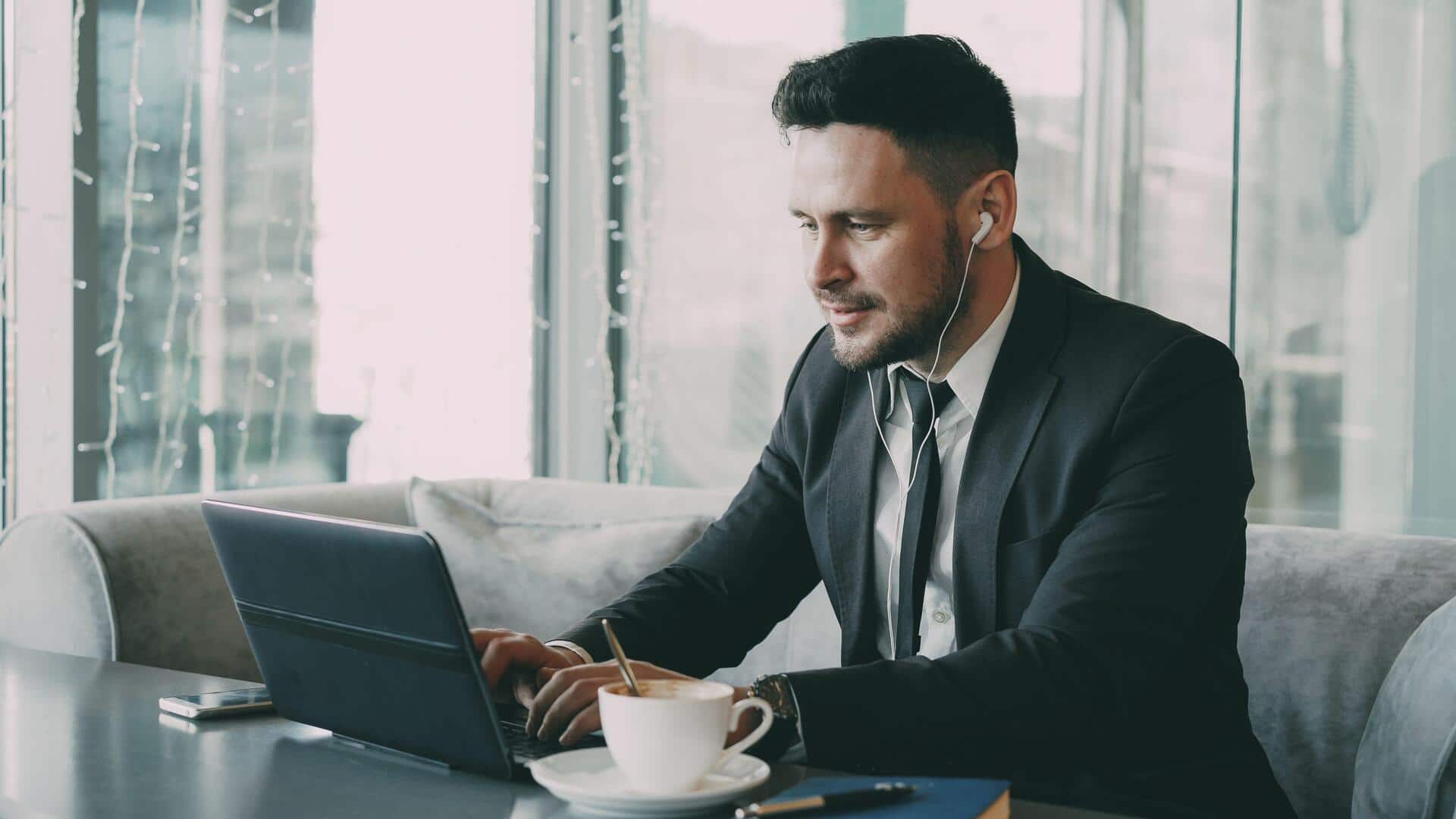 Essential hybrid work tips for modern professionals