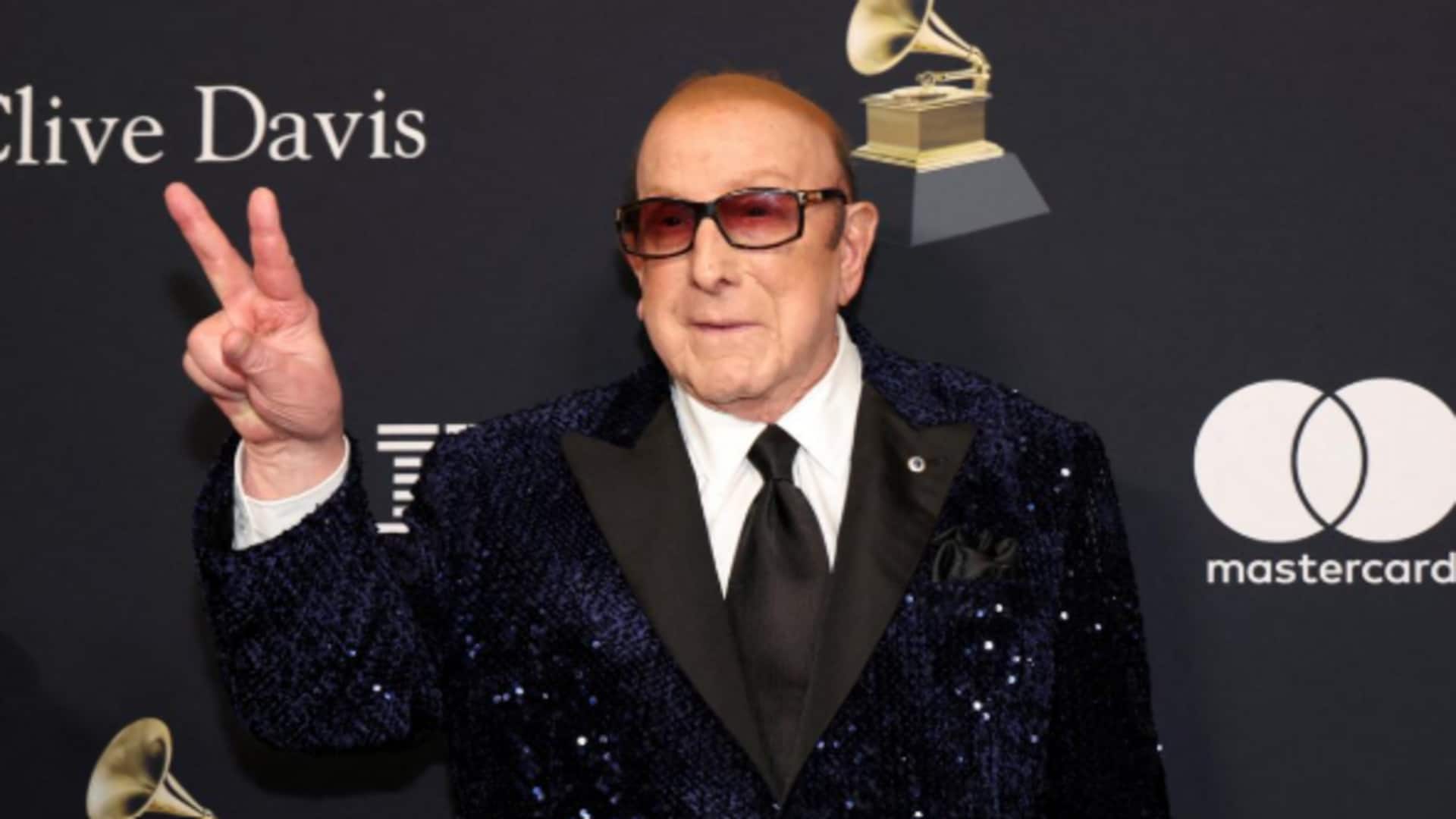 Music mogul, Grammy winner Clive Davis dies at 94