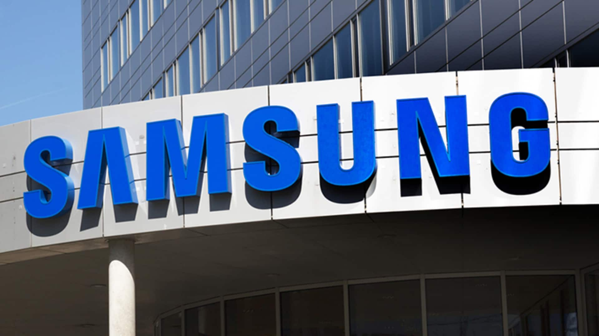 More than 180,000 cars recalled over Samsung battery fire risk