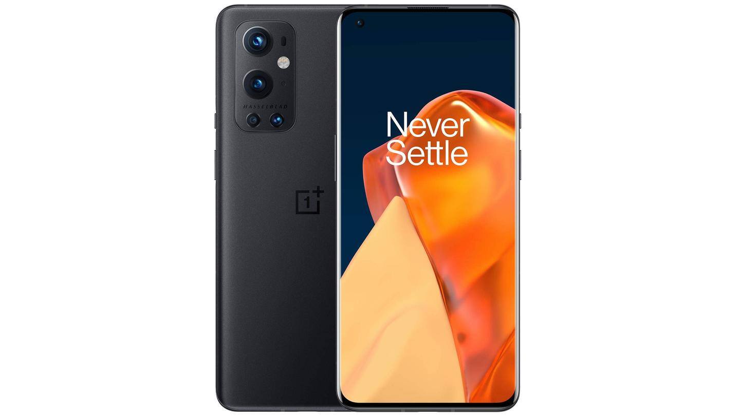 The phone flaunts a 120Hz LTPO AMOLED display The phone flaunts a 120Hz LTPO AMOLED display