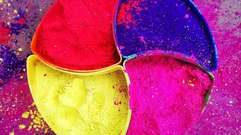 Fun and creative ways to celebrate Holi in the office