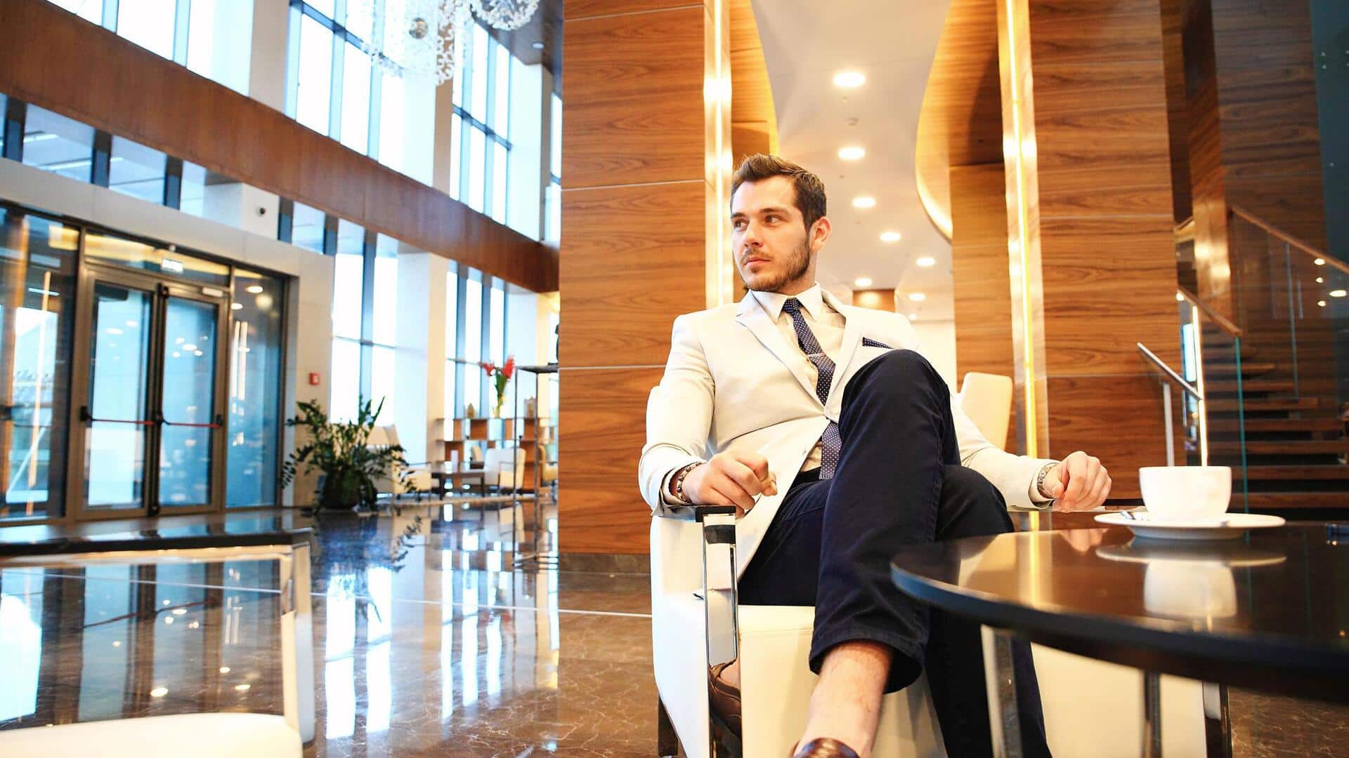 Heading towards the building lobby? Follow these etiquette rules