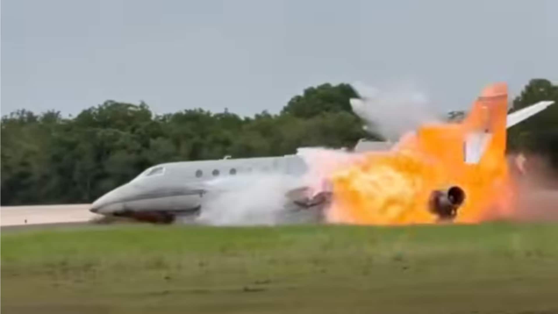 Video: Private jet crashes during emergency landing in Dominican Republic