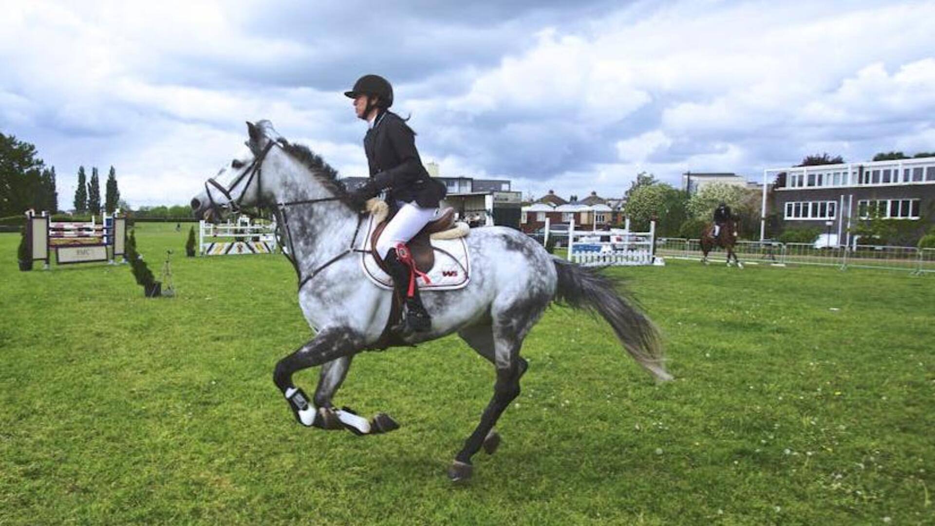 5 ways to boost posture with horseback riding