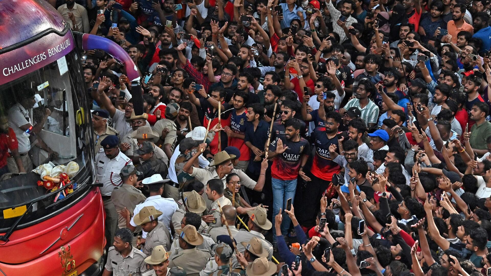 'Beyond tragic': Tendulkar condoles loss of lives in Bengaluru stampede 'Beyond tragic': Tendulkar condoles loss of lives in Bengaluru stampede
