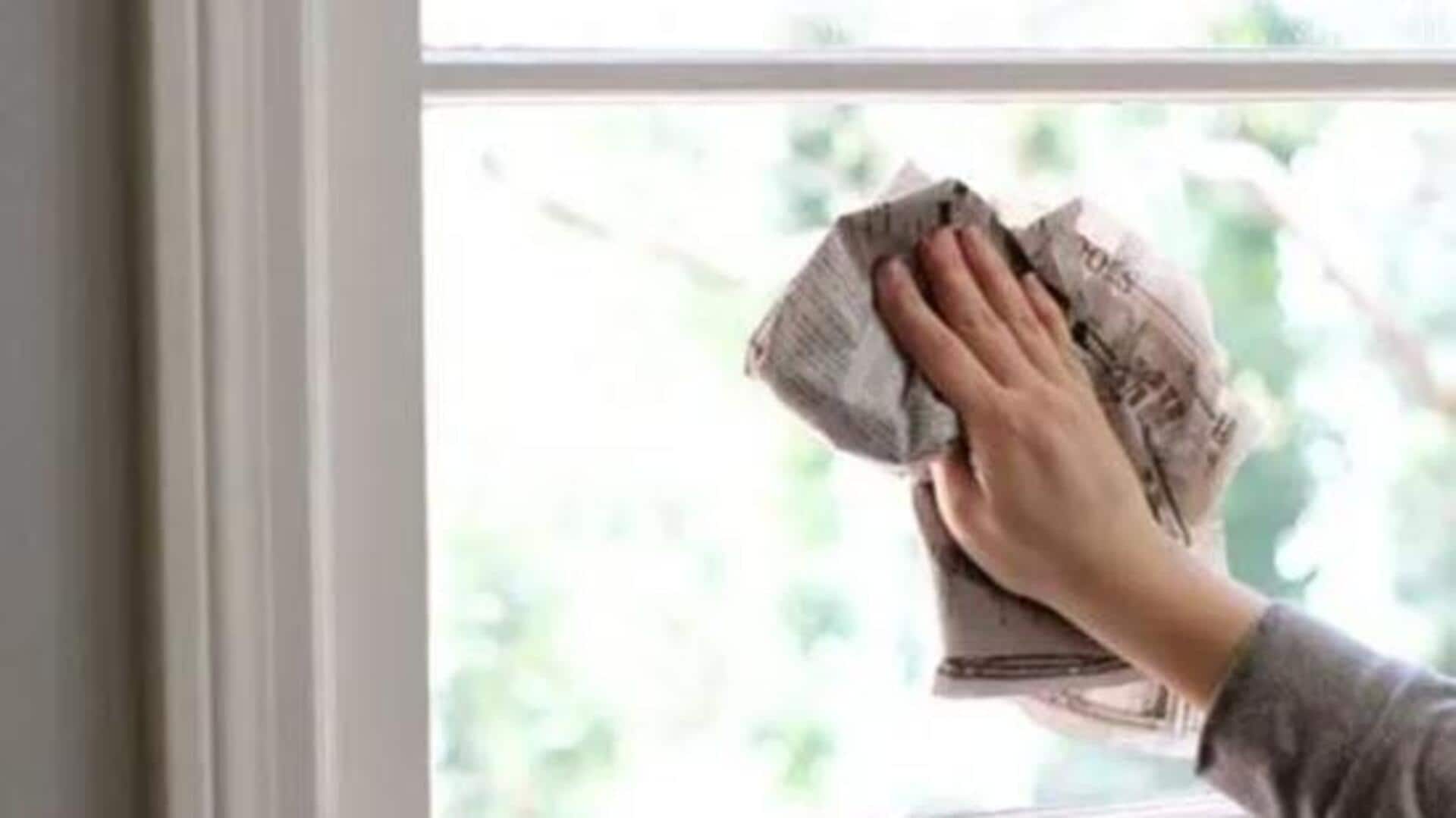 Surprising ways to use newspaper for cleaning