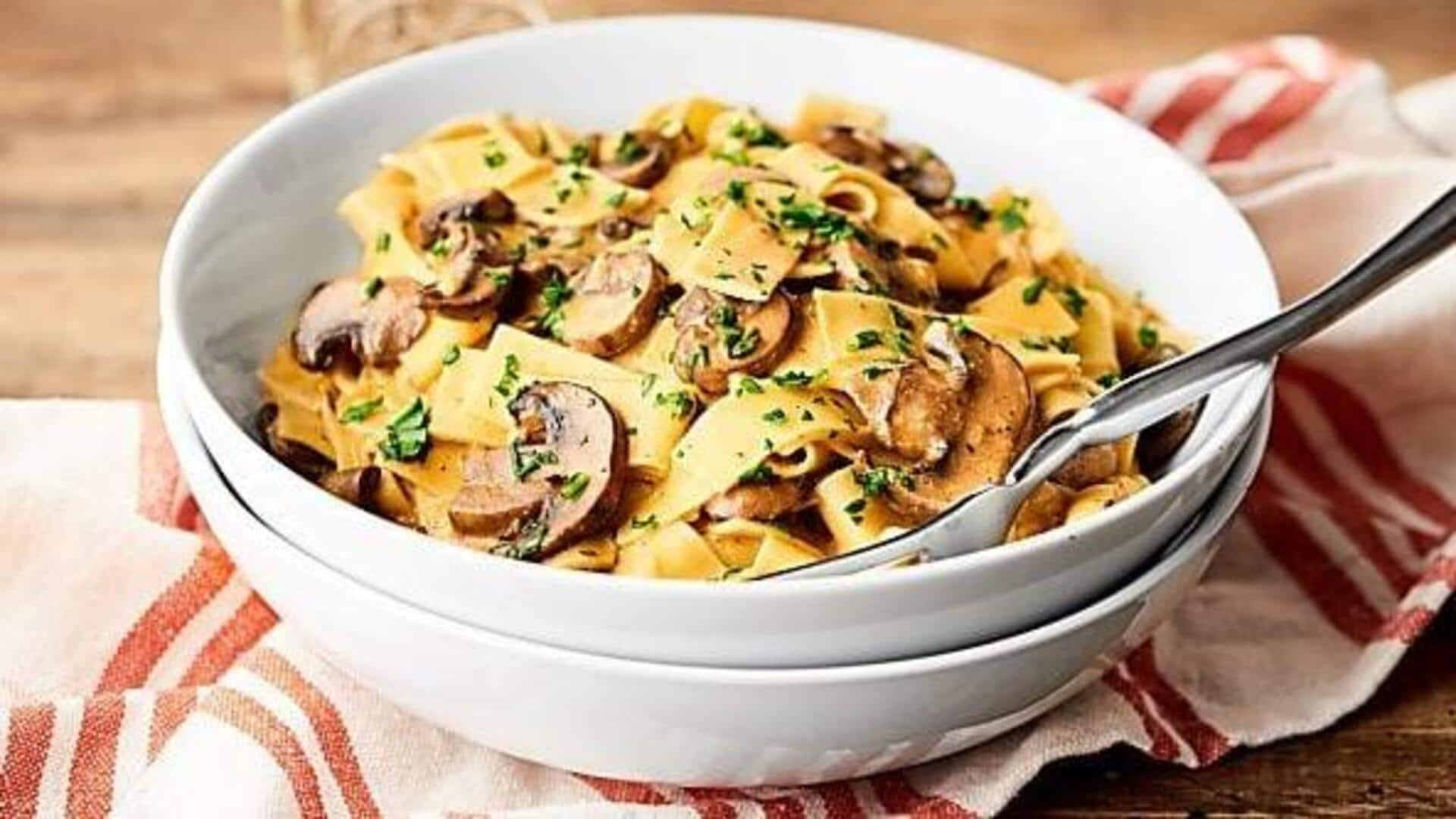 Mushroom stroganoff recipe: 4 simple steps to cook at home