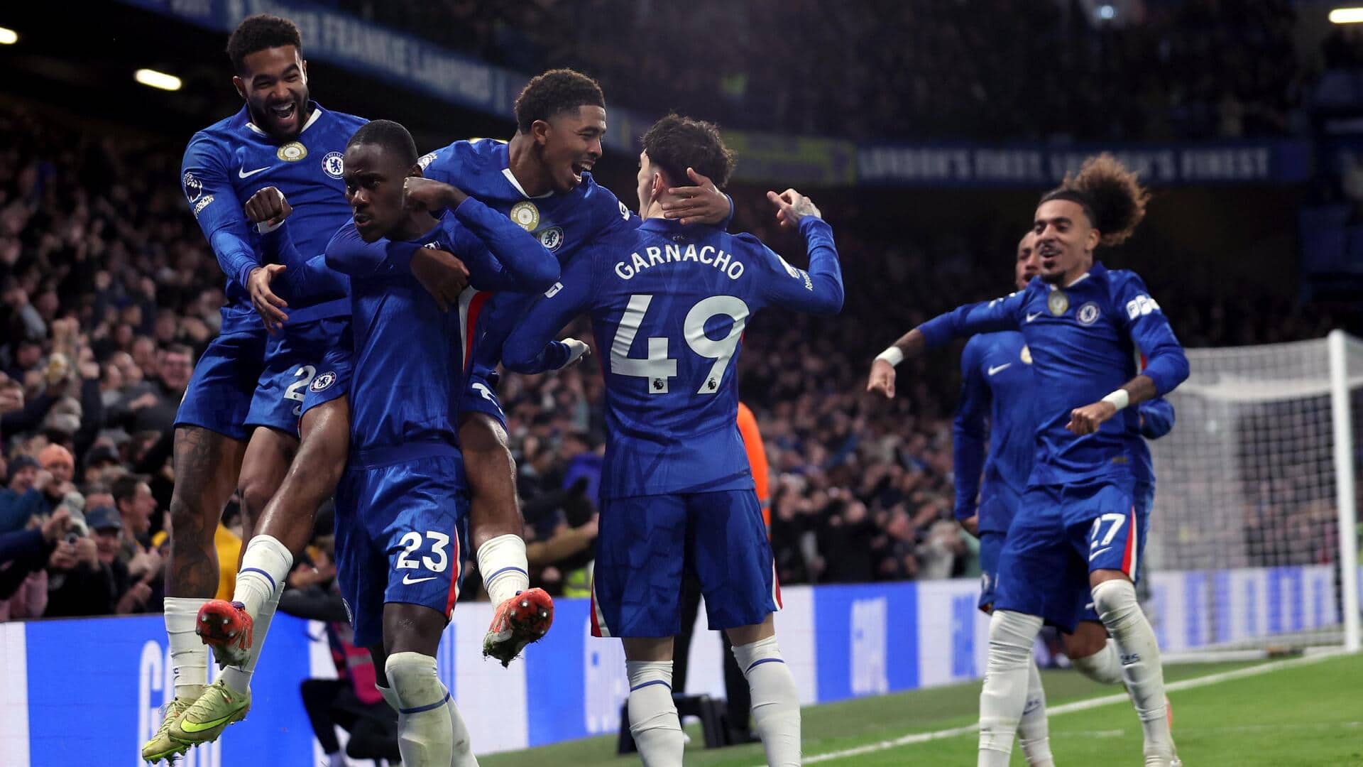 10-man Chelsea hold Arsenal 1-1 in Premier League: Key stats
