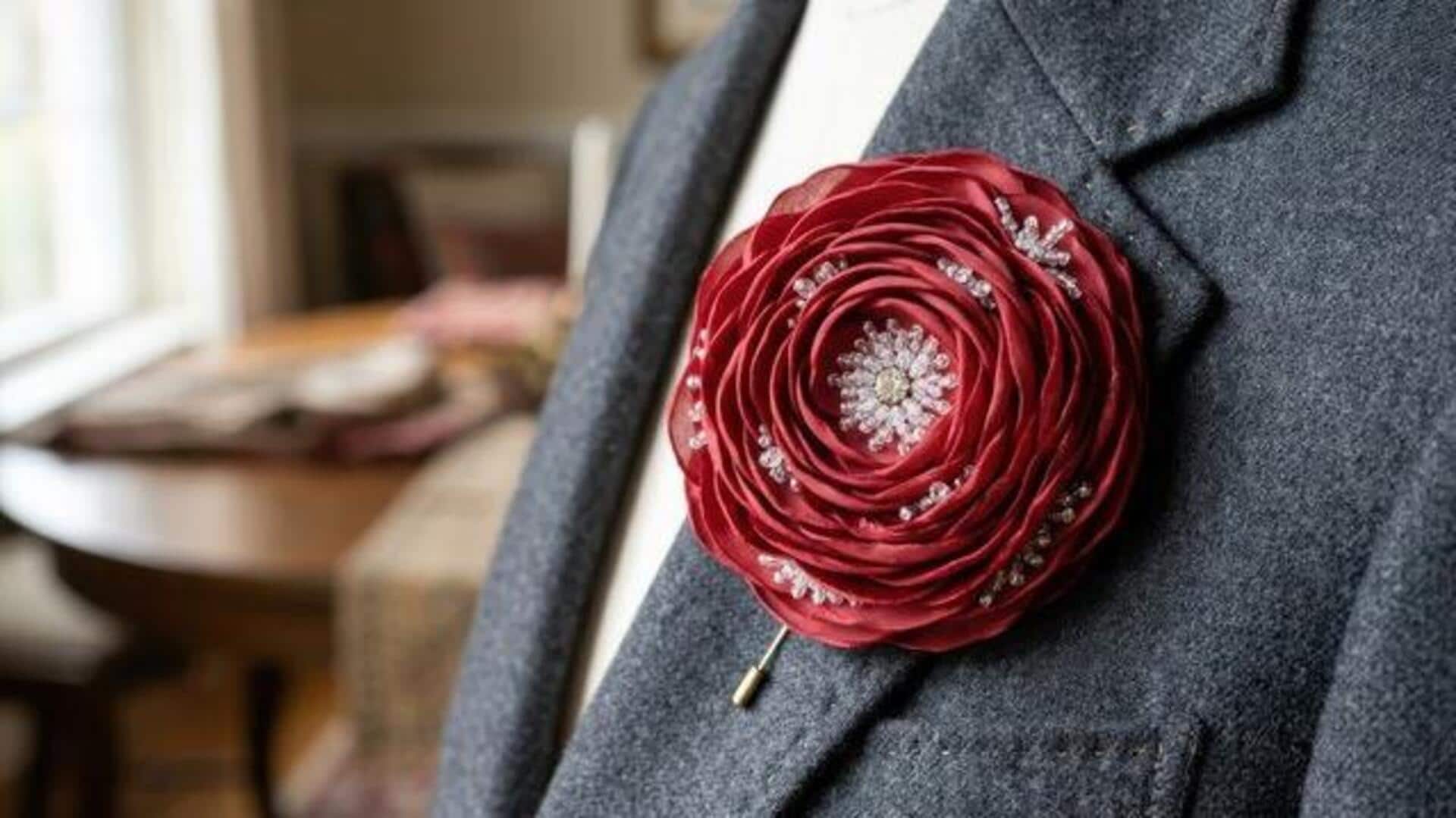 DIY: How to make colorful brooches
