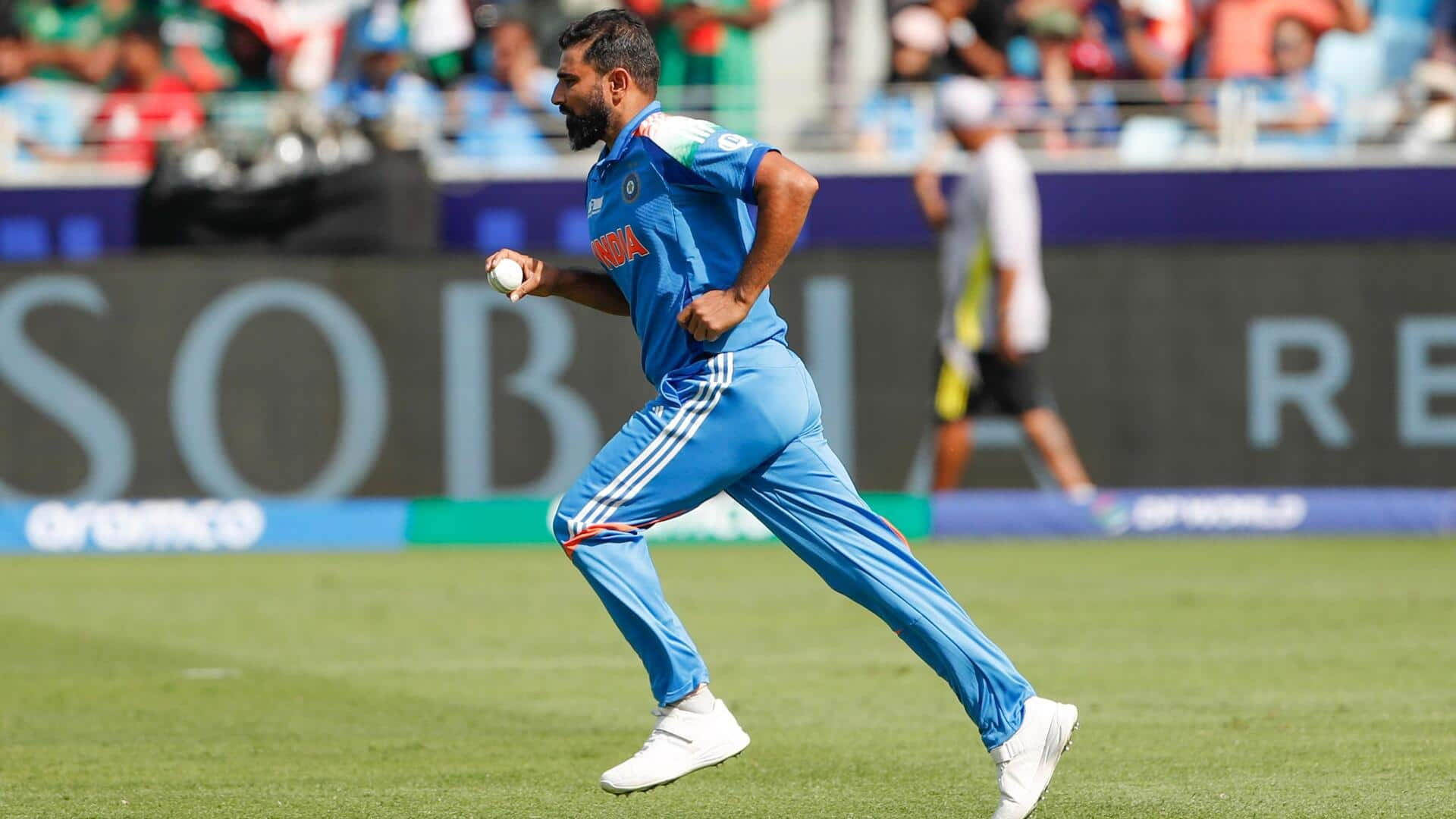 Champions Trophy: Mohammed Shami goes off field with injury scare