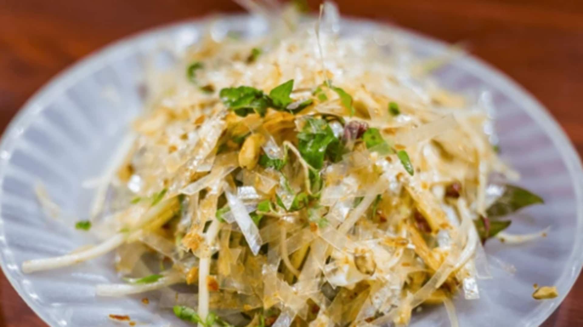 Must-try Vietnamese snacks Must-try Vietnamese snacks