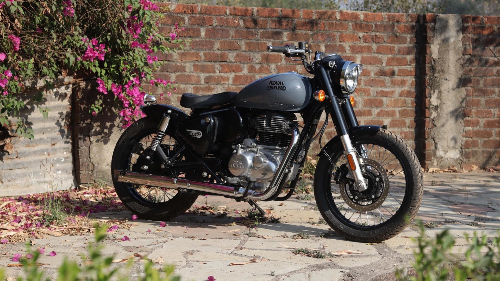 Royal Enfield Shotgun 350 in the works: What to expect