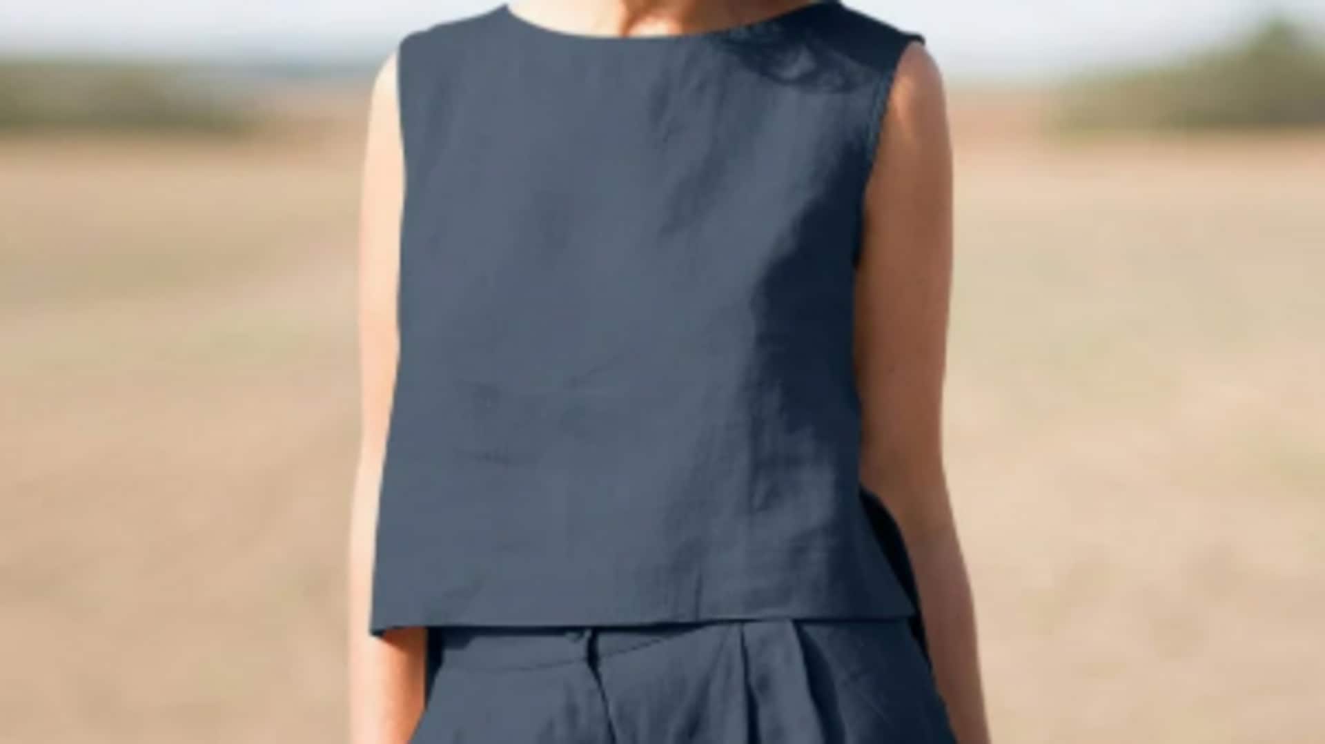5 styles that pair perfectly with sleeveless blouses 5 styles that pair perfectly with sleeveless blouses