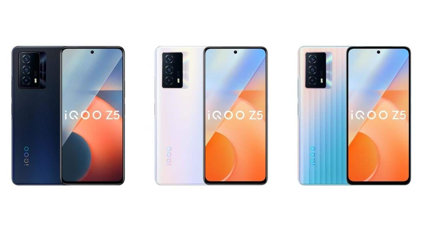 The phone has a 120Hz LCD display The phone has a 120Hz LCD display
