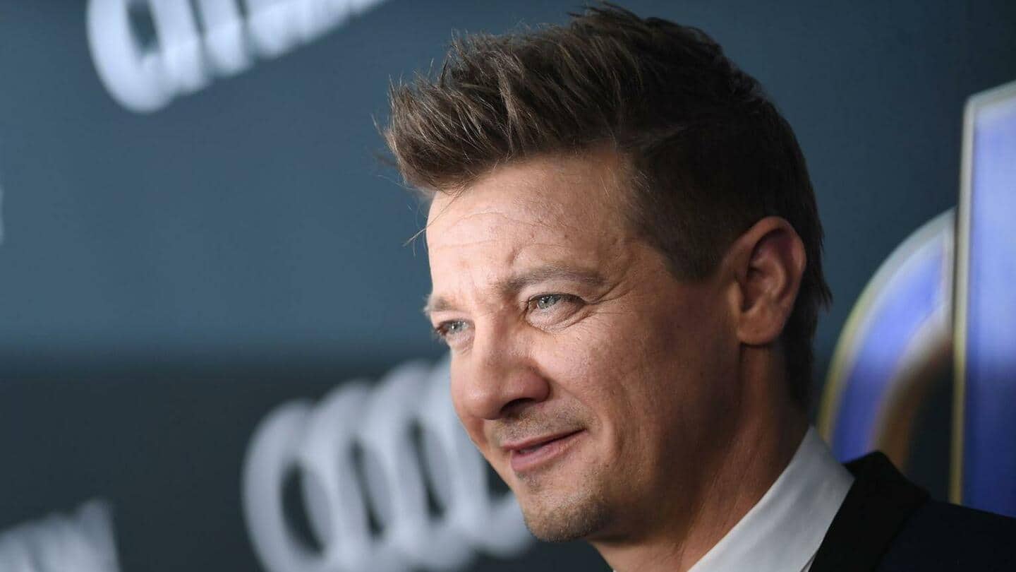 Jeremy Renner was saving motorist before accident; actor shares picture 