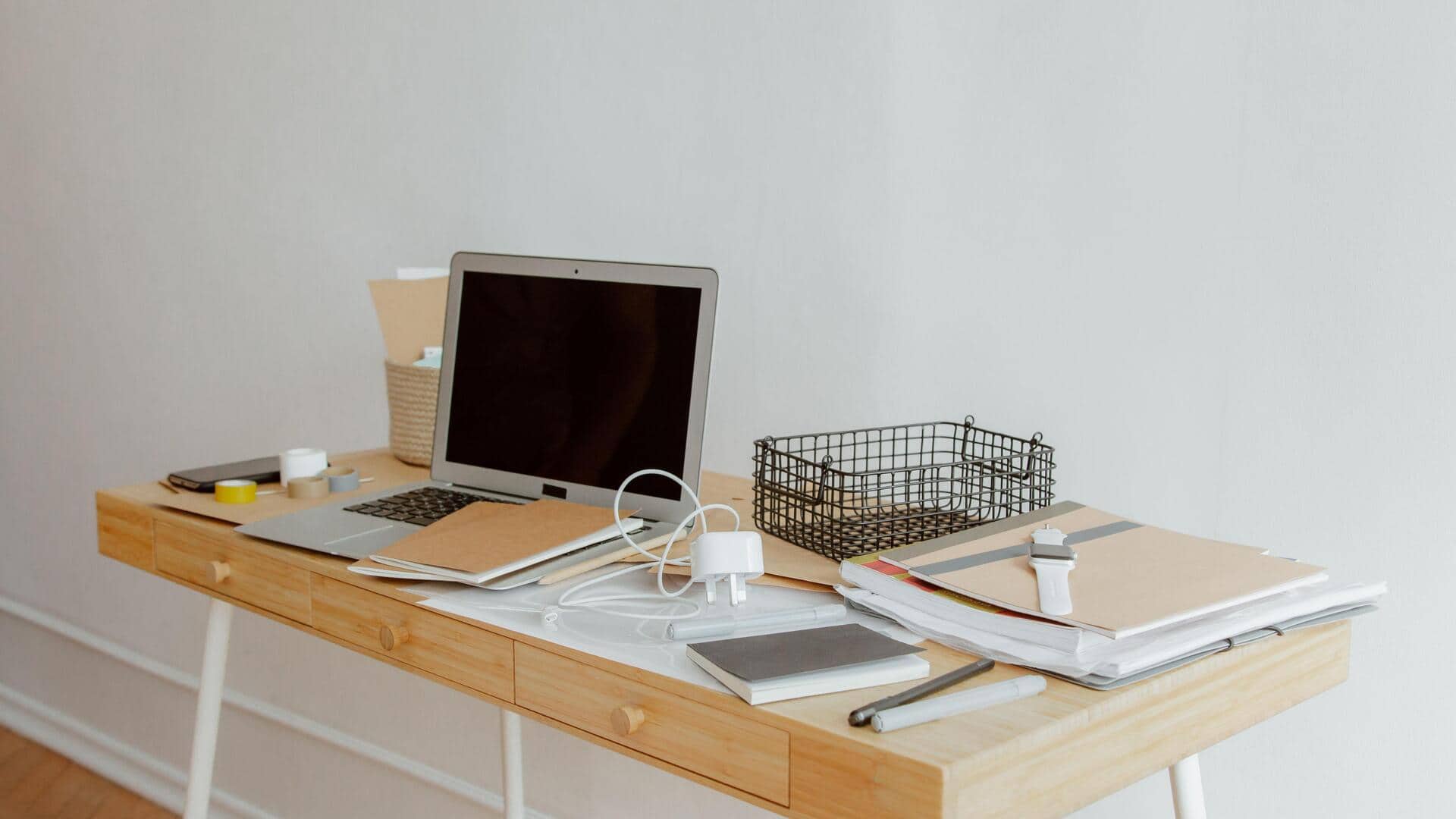 A tidy desk can help you remember more