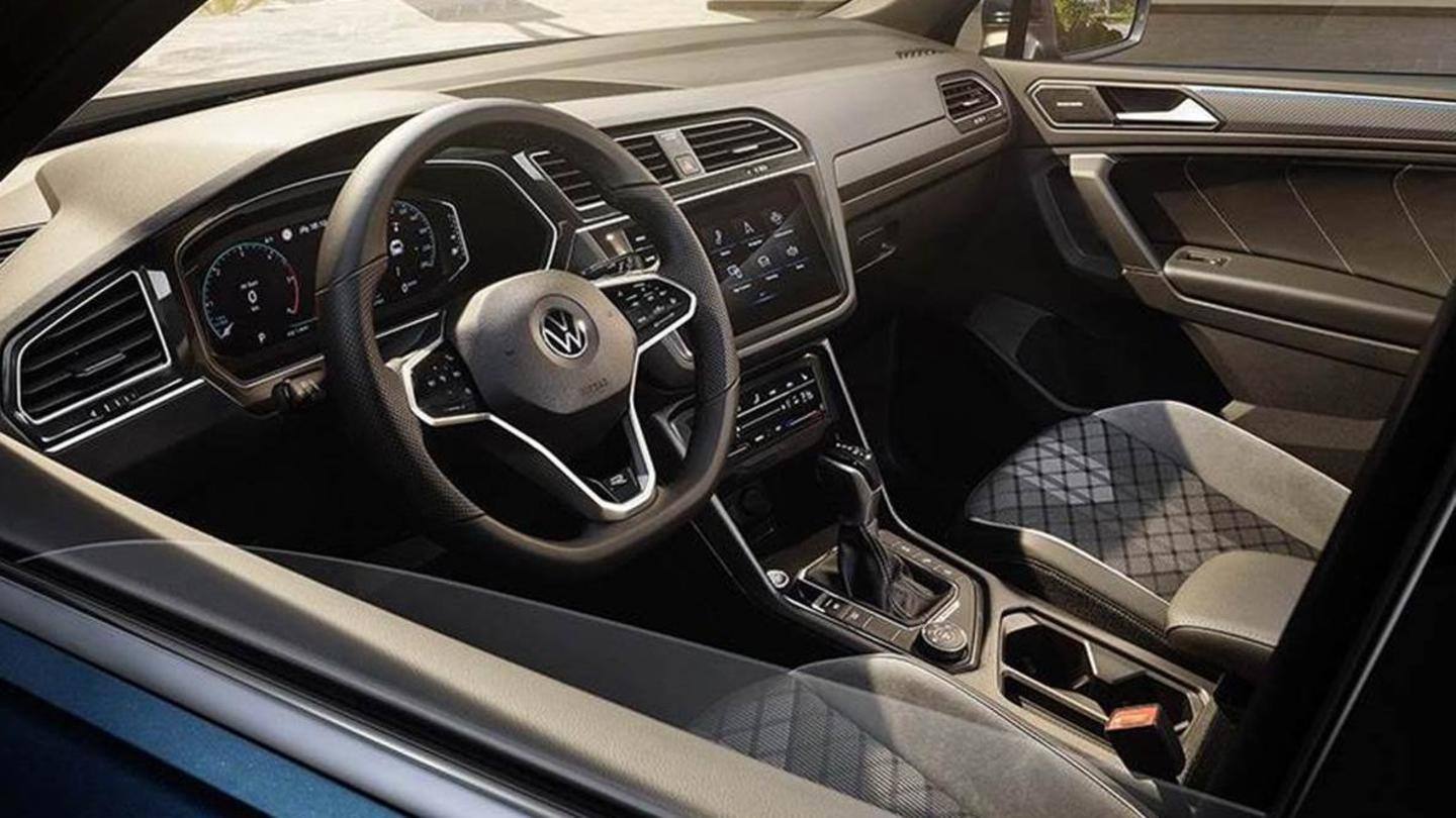 A panoramic sunroof and six airbags are offered A panoramic sunroof and six airbags are offered