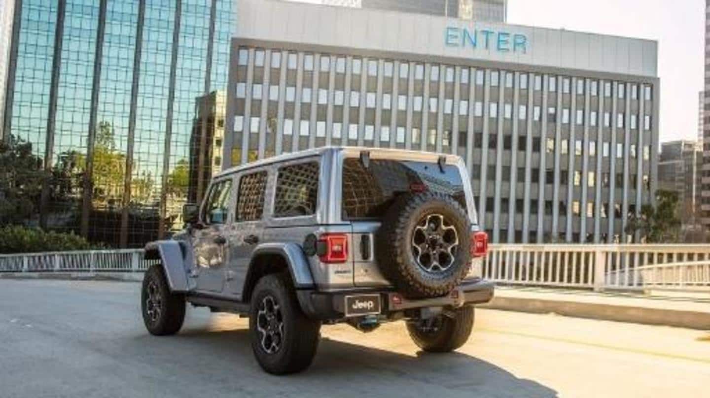 The car sports a large bonnet with dedicated air vents The car sports a large bonnet with dedicated air vents