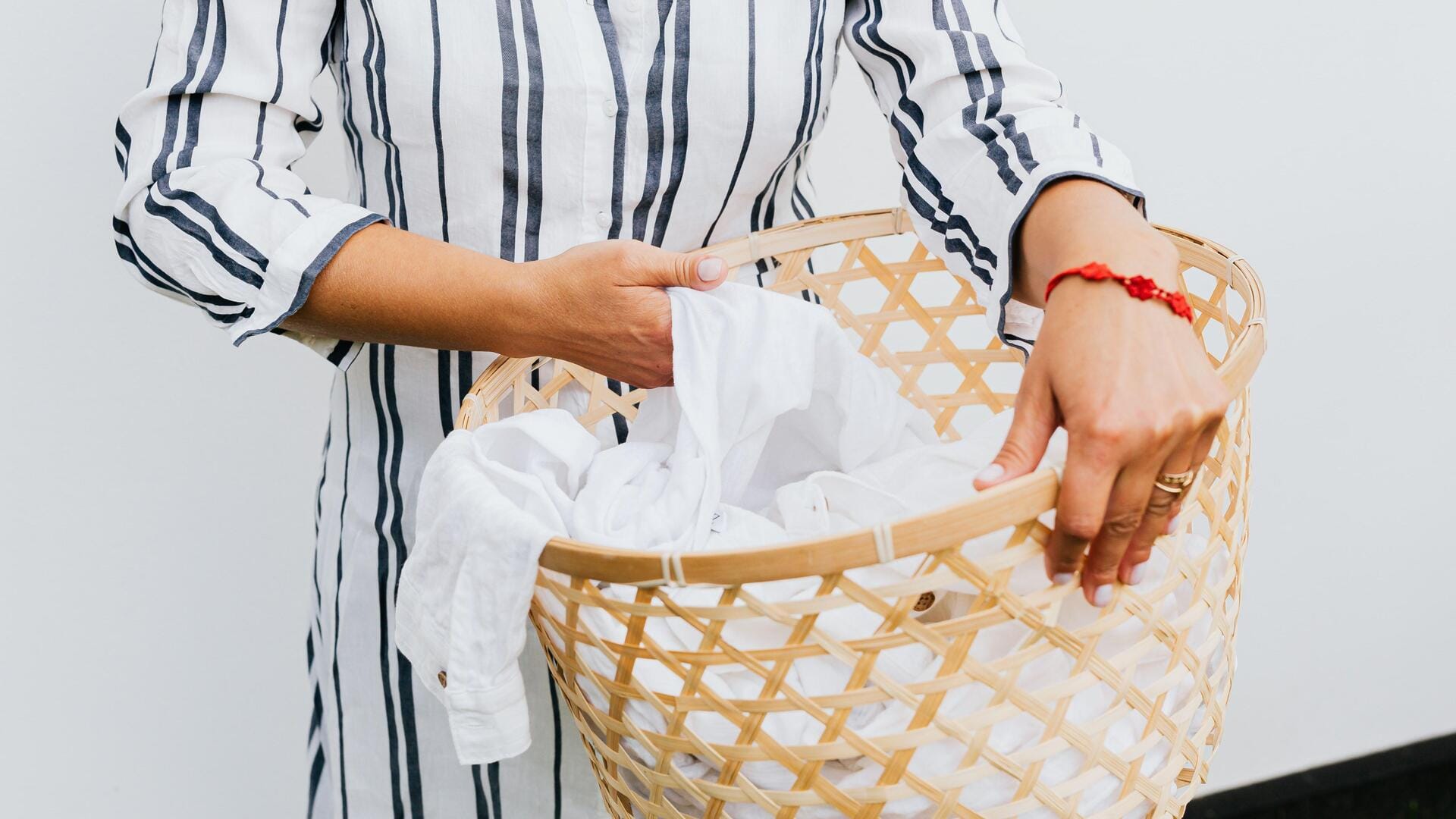 5 easy tips for washing delicate clothes by hand