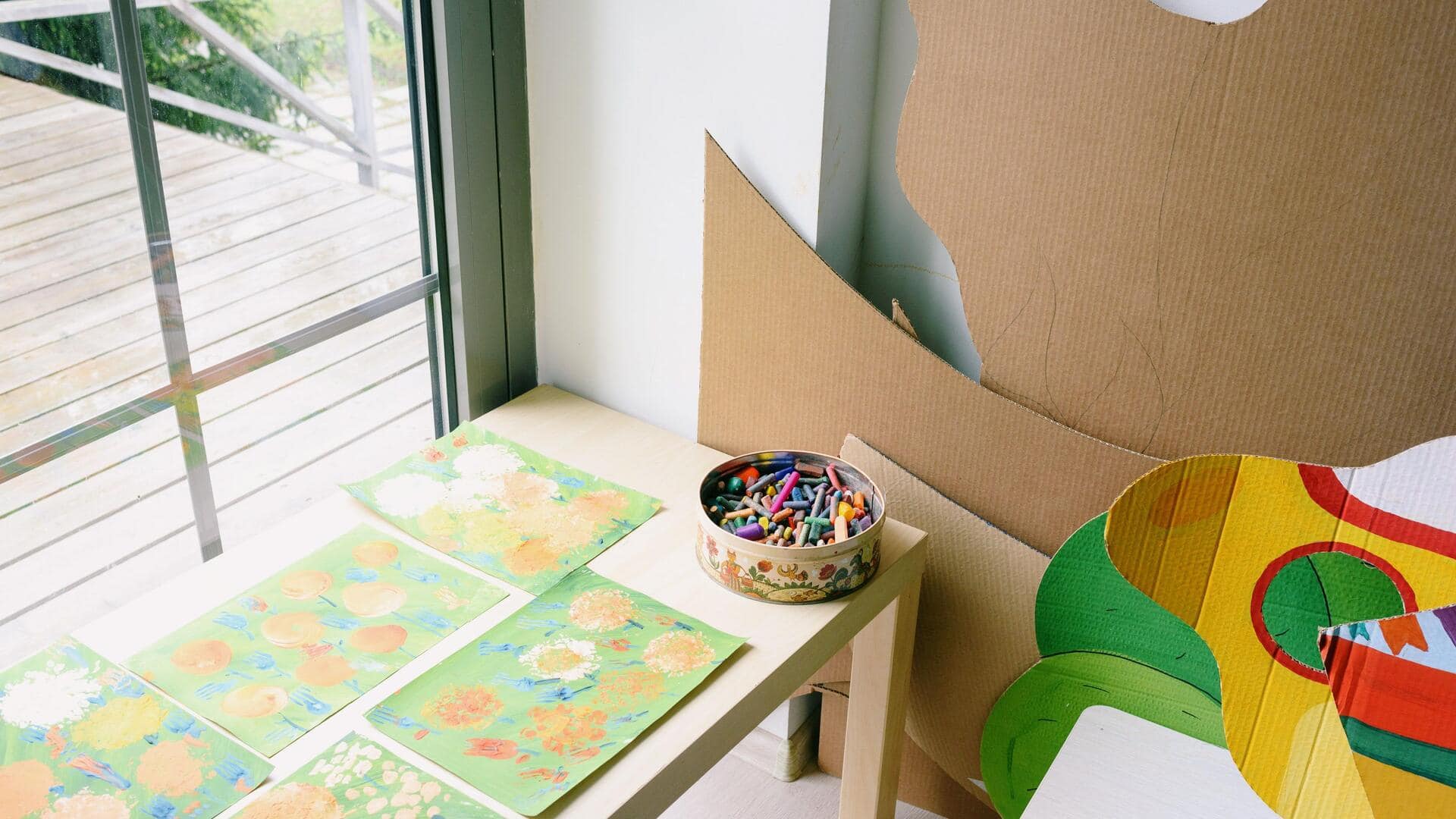 How to set up a relaxing coloring corner at home