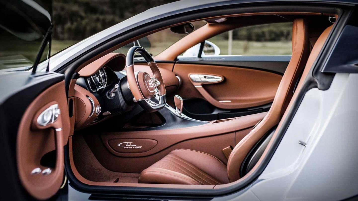 The four-wheeler has two seats and a flat-bottom steering wheel The four-wheeler has two seats and a flat-bottom steering wheel