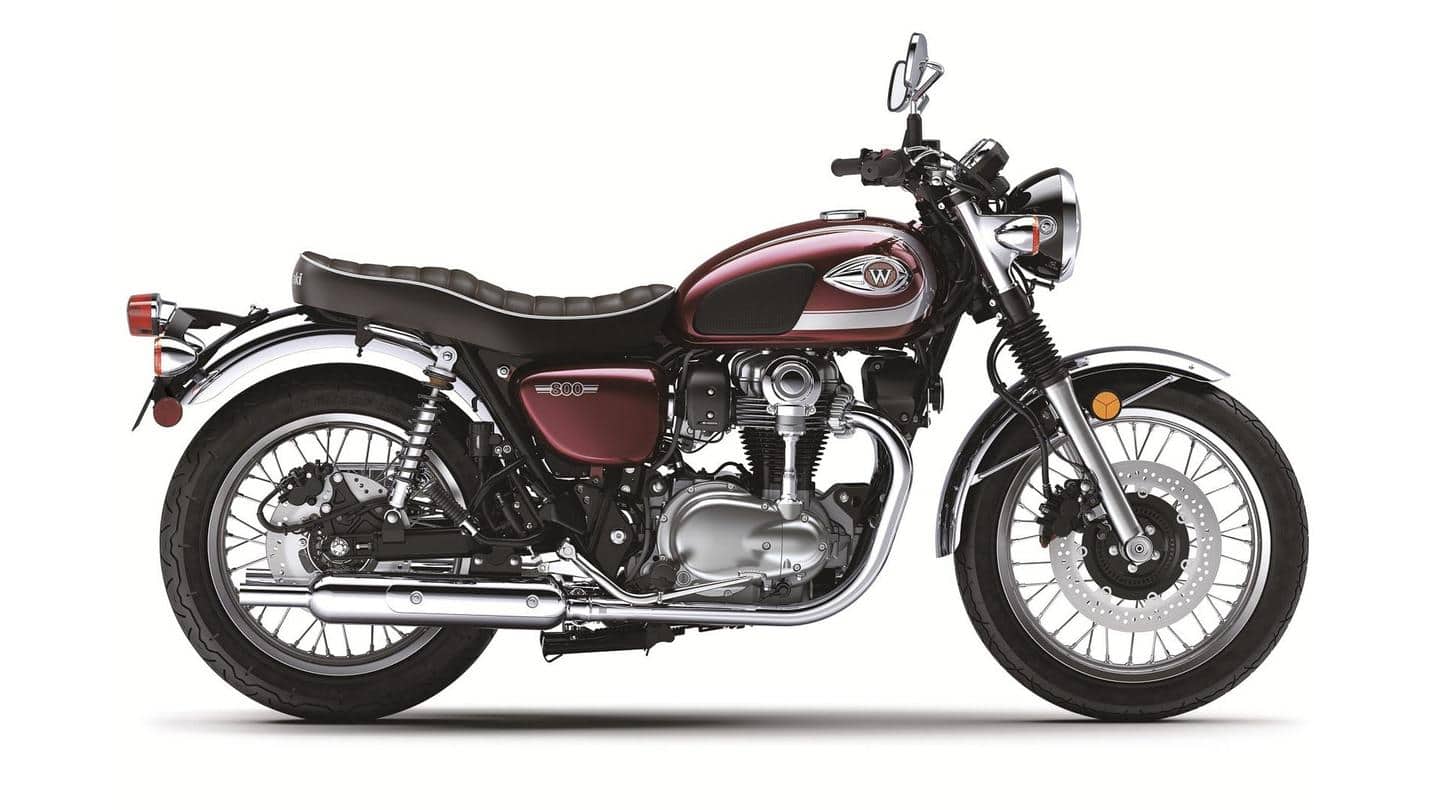 2022 Kawasaki W800, with fresh color scheme, previewed