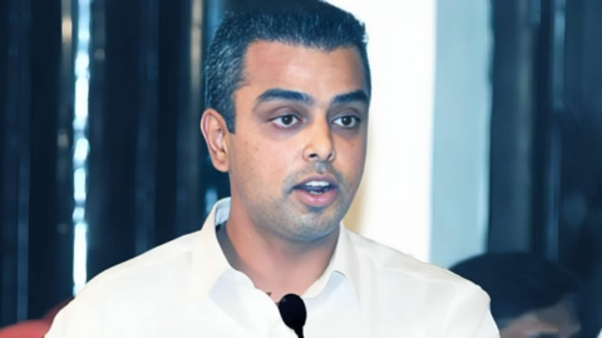 'Why running away': Milind Deora dares Aaditya Thackeray for debate