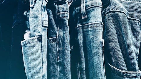 How to distress your jeans in easy steps