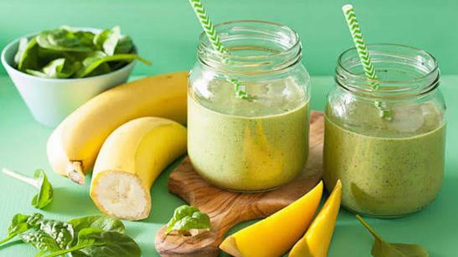 Start your day with these banana-spinach smoothies