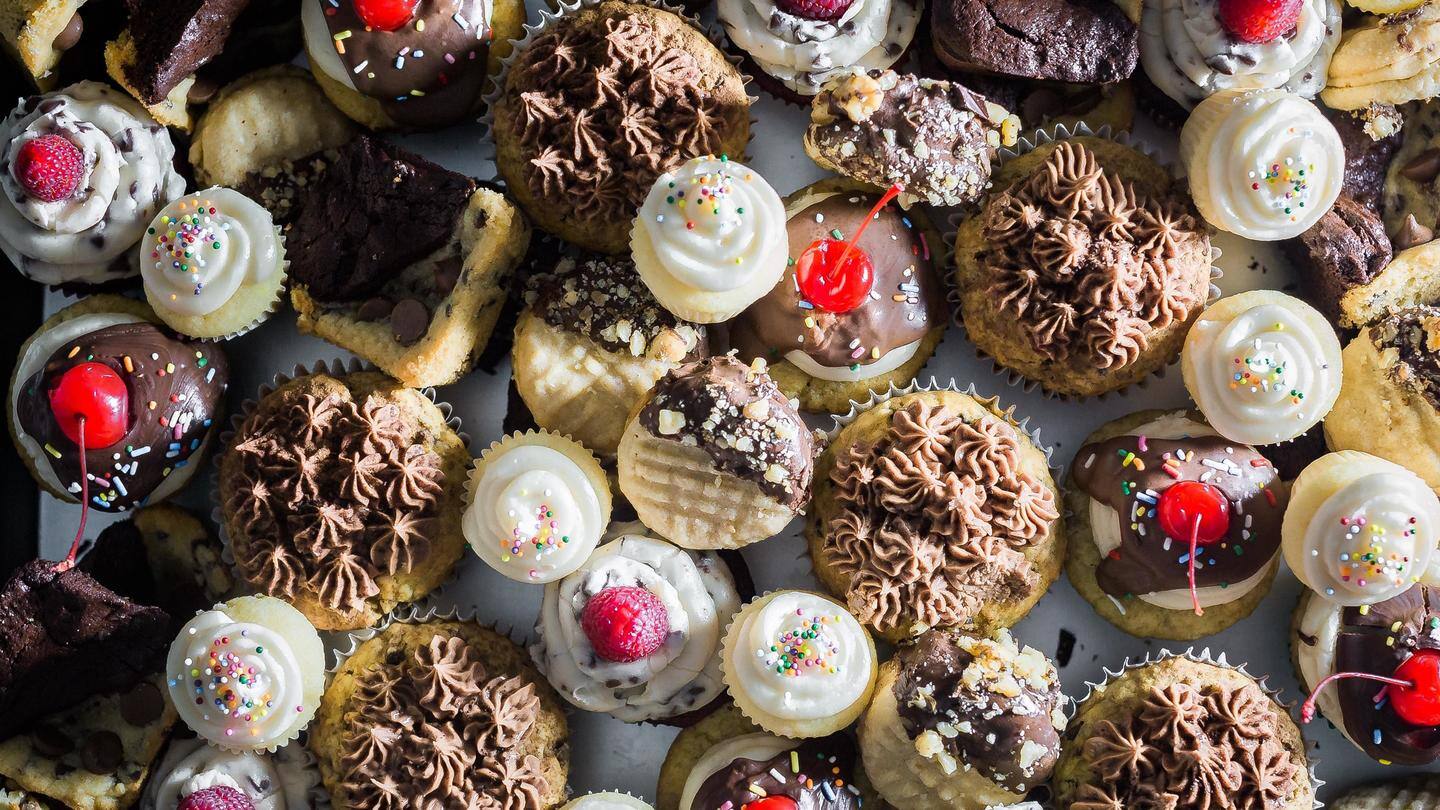 Avoid foods that aggravate inflammation, like sugary drinks, snacks Avoid foods that aggravate inflammation, like sugary drinks, snacks