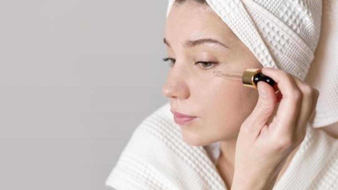Vitamin C serum will help the skin rejuvenate at night Vitamin C serum will help the skin rejuvenate at night