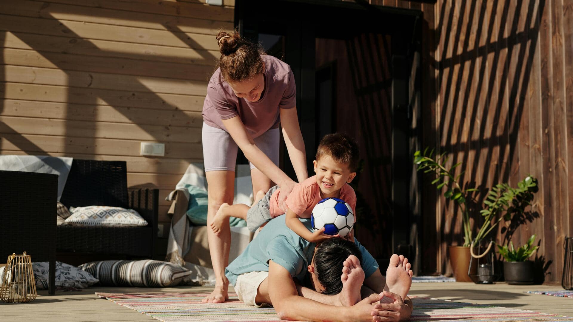 Boost immunity & mood instantly with laughter yoga