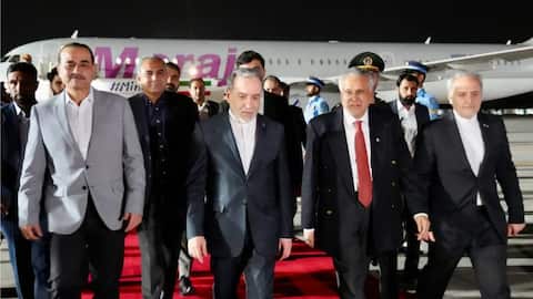Iranian foreign minister leaves for Moscow to meet Putin