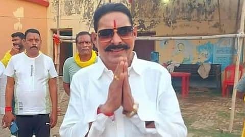 Video: Murder-accused JD(U) MLA Anant Singh smokes inside Patna hospital