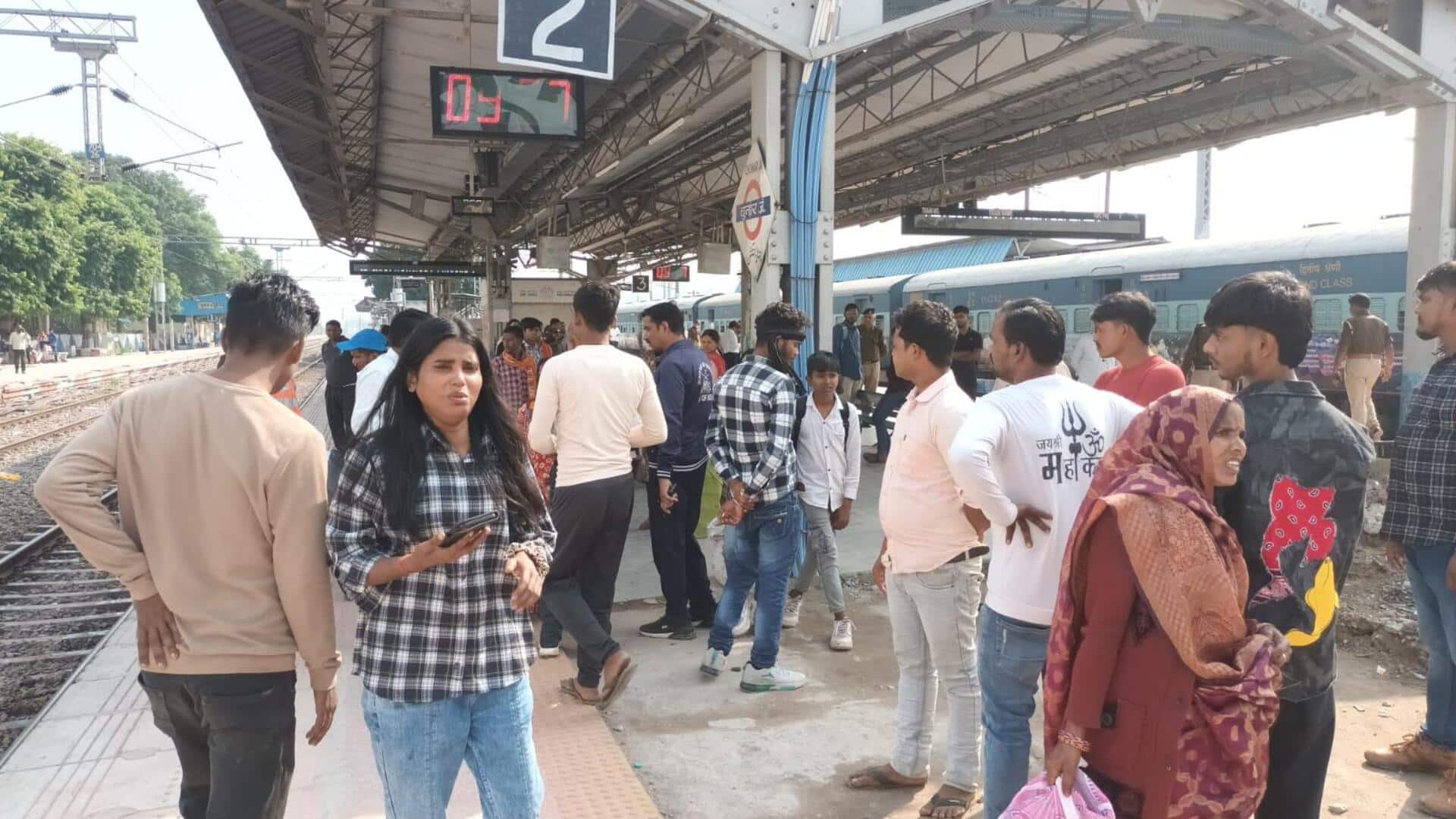 6 run over by train while crossing tracks in UP