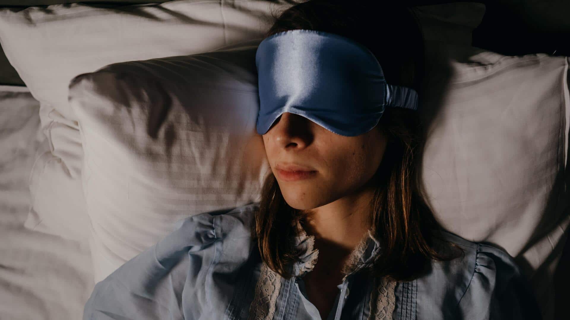 How to wake up with smoother, less messy hair